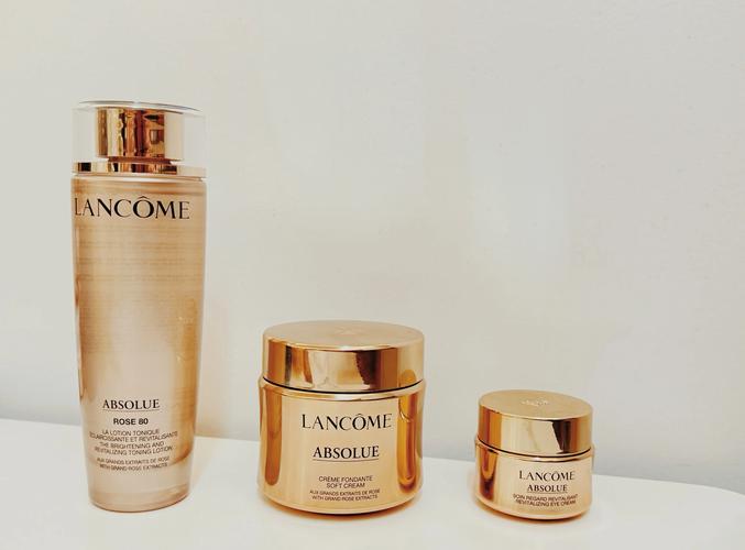 新年煥新顏 精簡高效的春節(jié)彩妝護膚清單